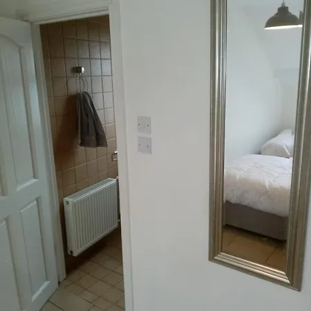 33b Steepleview Apartment
