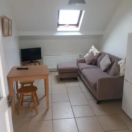 Appartement 33b Steepleview Trim